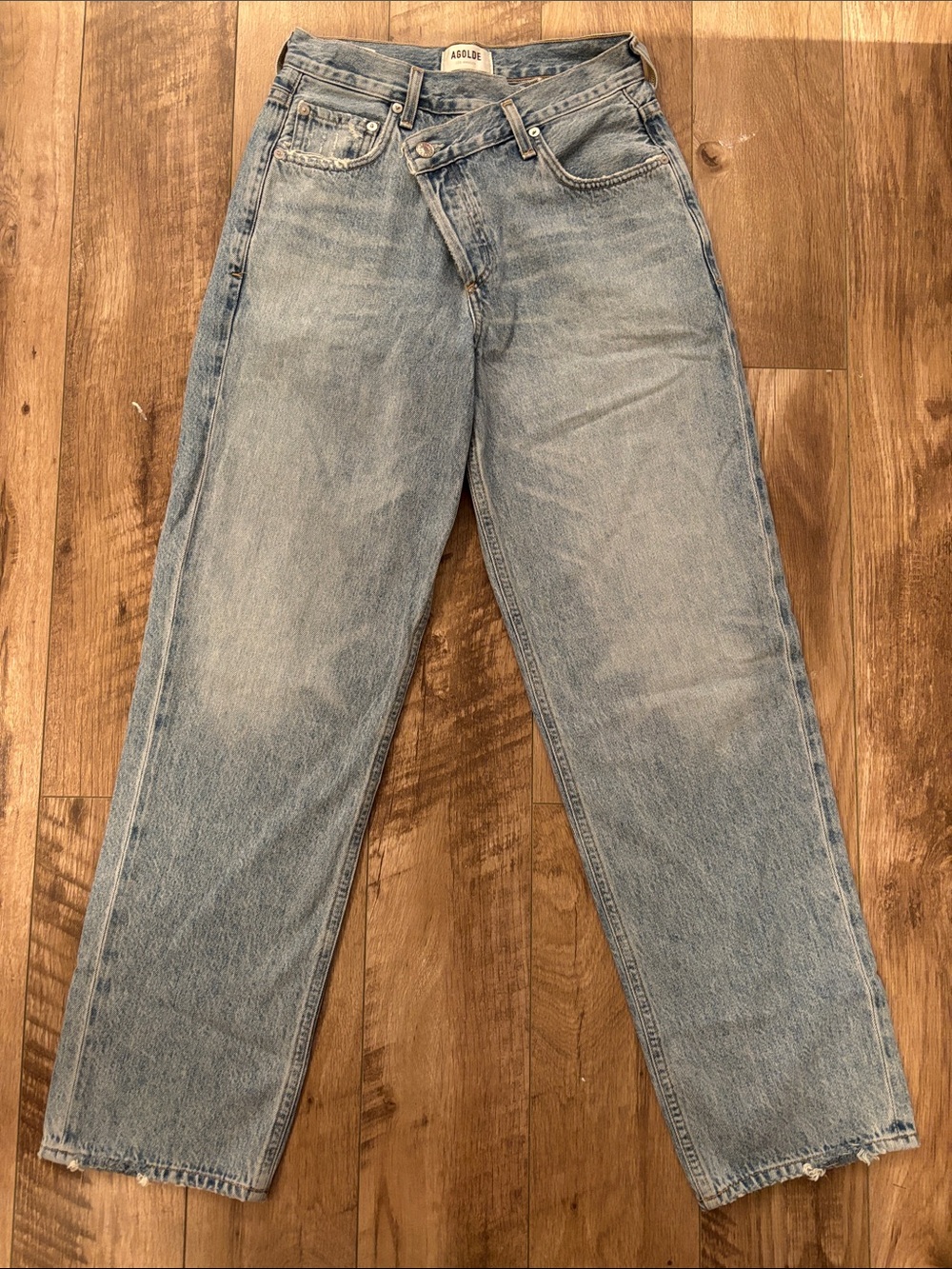 Agolde Cris Cross Upsized Jeans in colour: SUBURBIA
